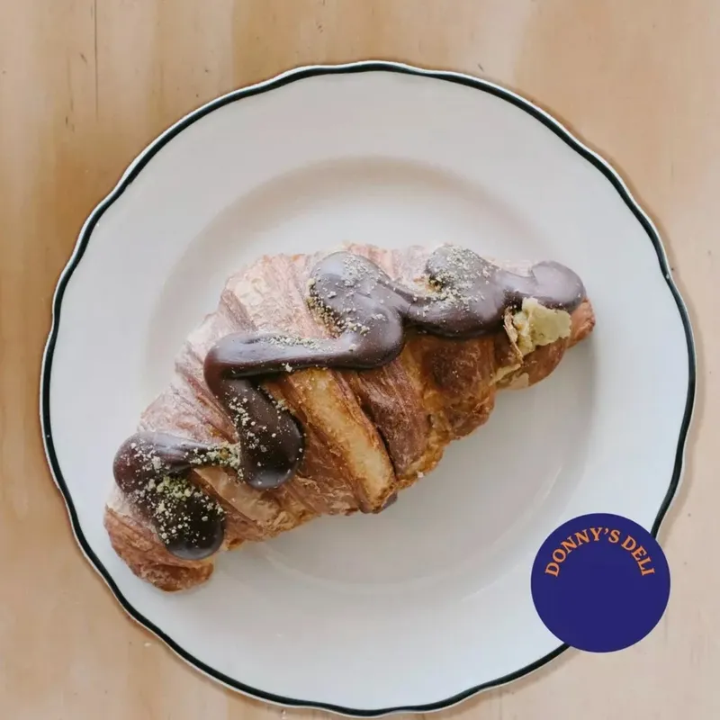 Donnys Deli