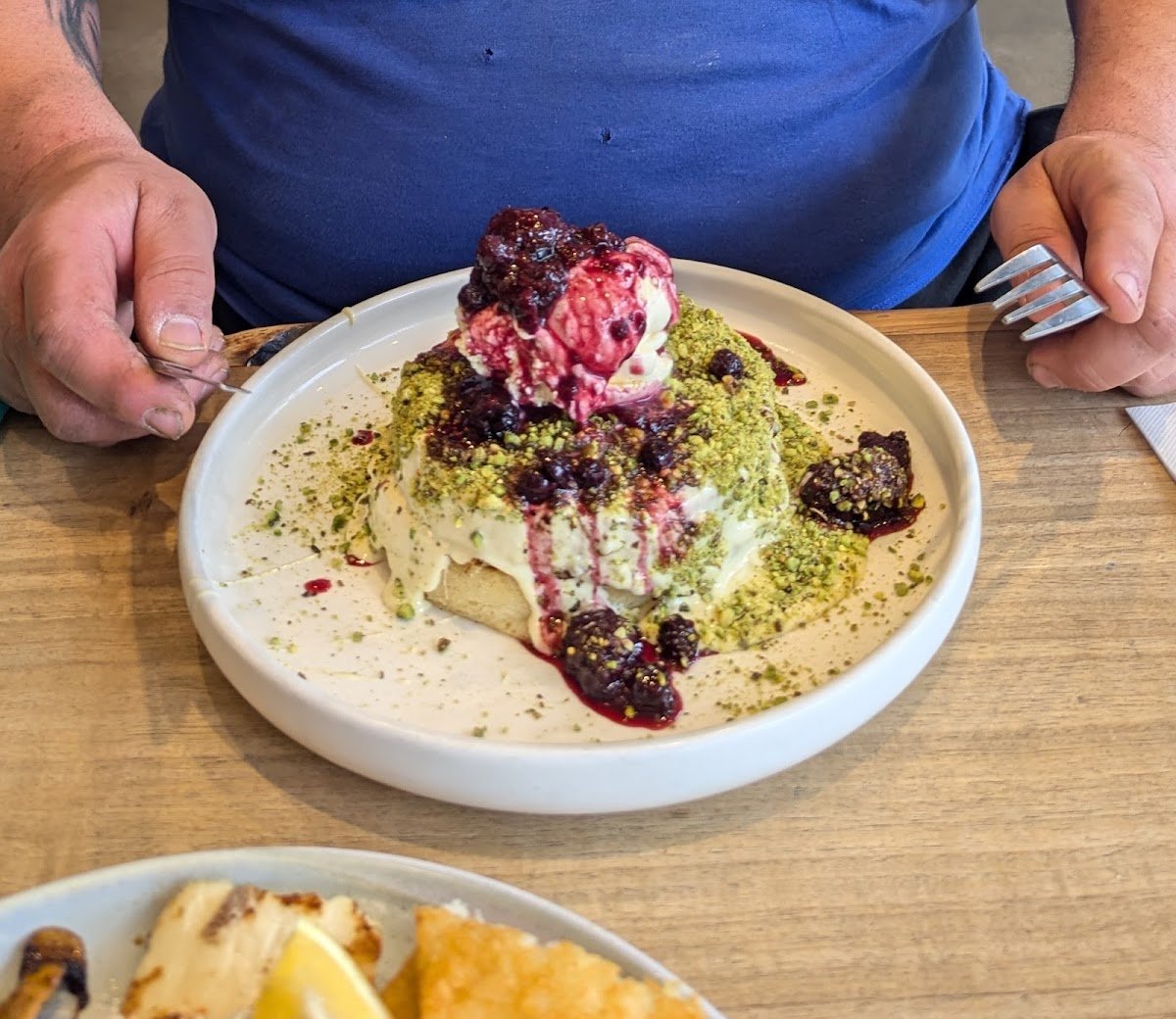 Eighteen22 Casual Dining Punchbowl