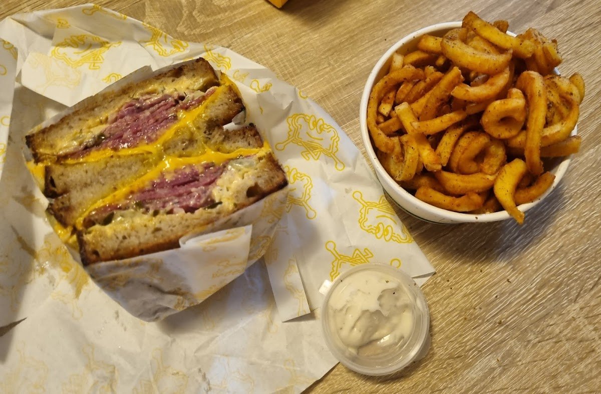 Charlies Deli