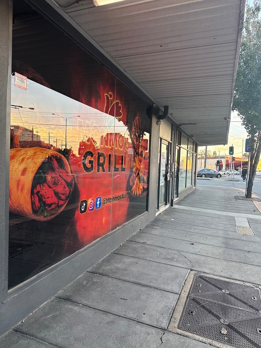 Monmos Grill