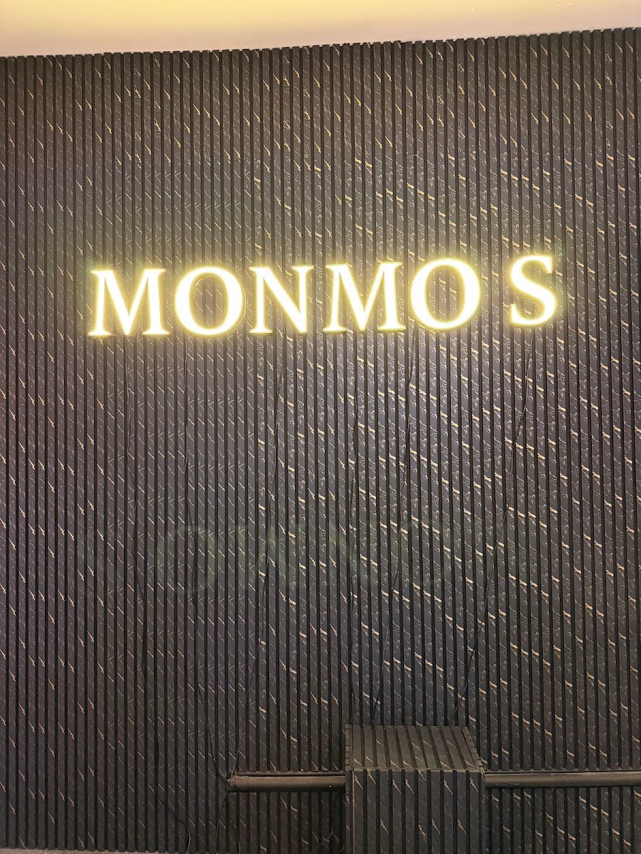Monmos Grill