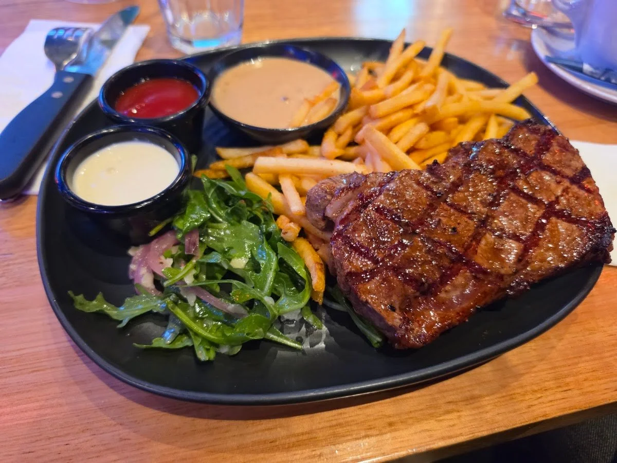 The Sporting Globe Bar and Grill Northland