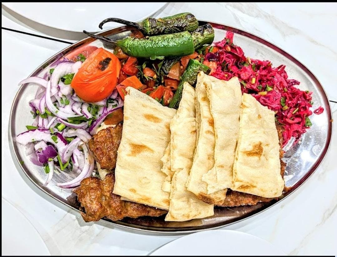 M Brothers Family Restaurant